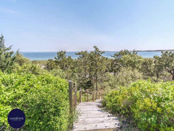 Cape Cod Home 994972