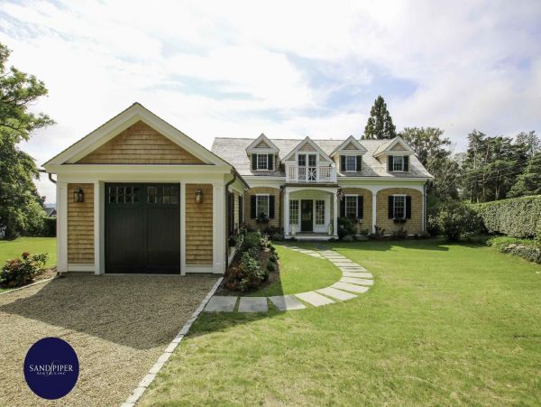 Cape Cod Home 994973