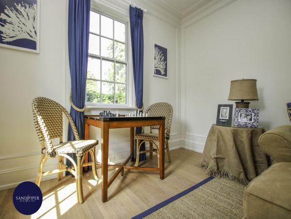 Cape Cod Home 994973