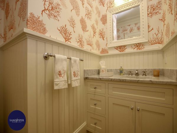 Cape Cod Home 994973
