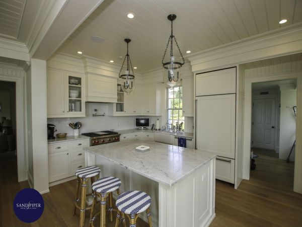 Cape Cod Home 994973