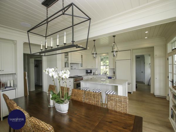 Cape Cod Home 994973
