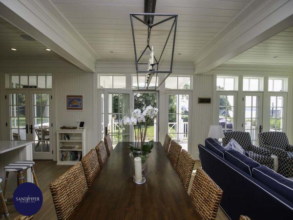 Cape Cod Home 994973