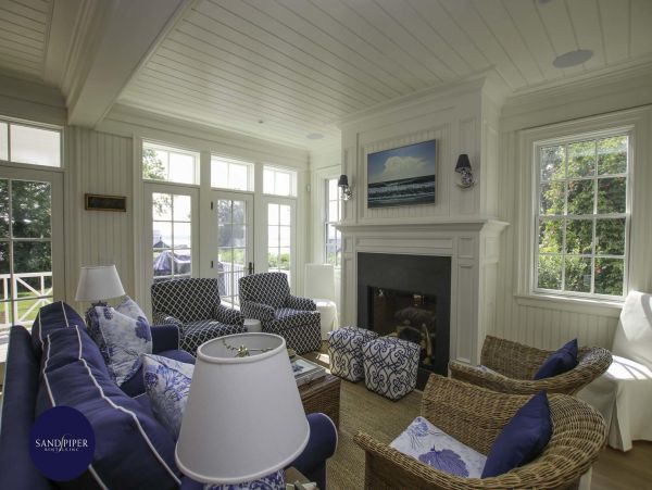 Cape Cod Home 994973