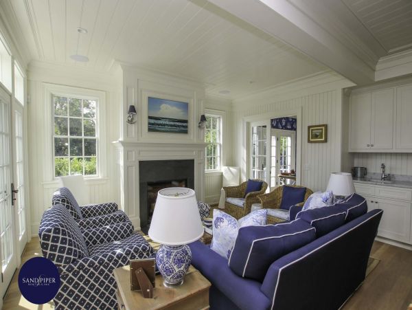 Cape Cod Home 994973