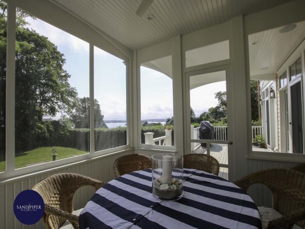 Cape Cod Home 994973