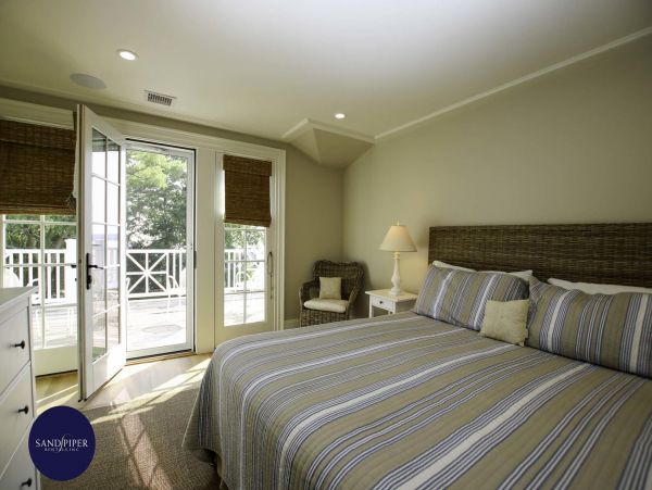 Cape Cod Home 994973