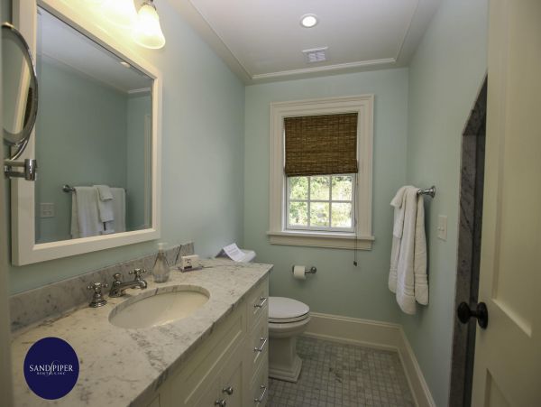 Cape Cod Home 994973