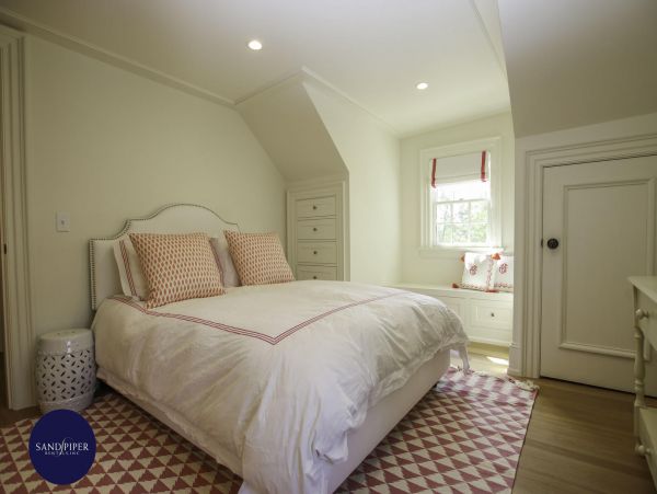 Cape Cod Home 994973