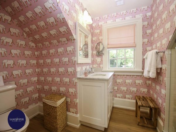 Cape Cod Home 994973