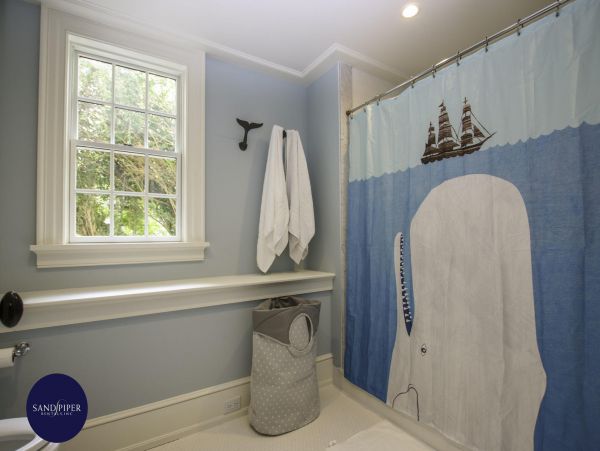 Cape Cod Home 994973
