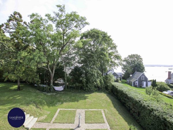 Cape Cod Home 994973