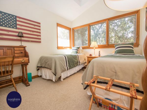 Cape Cod Home 994974