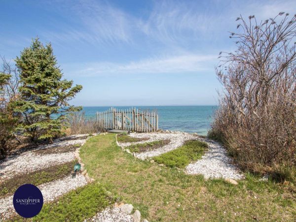 Cape Cod Home 994974