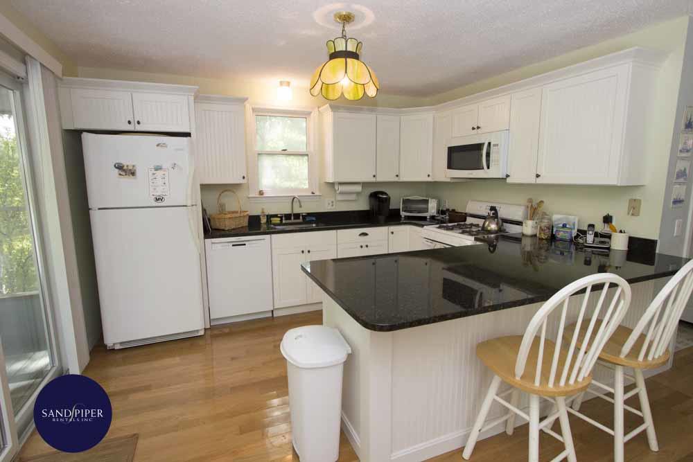 Cape Cod Home 994975