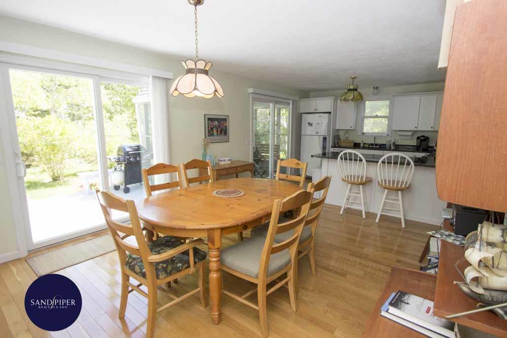 Cape Cod Home 994975