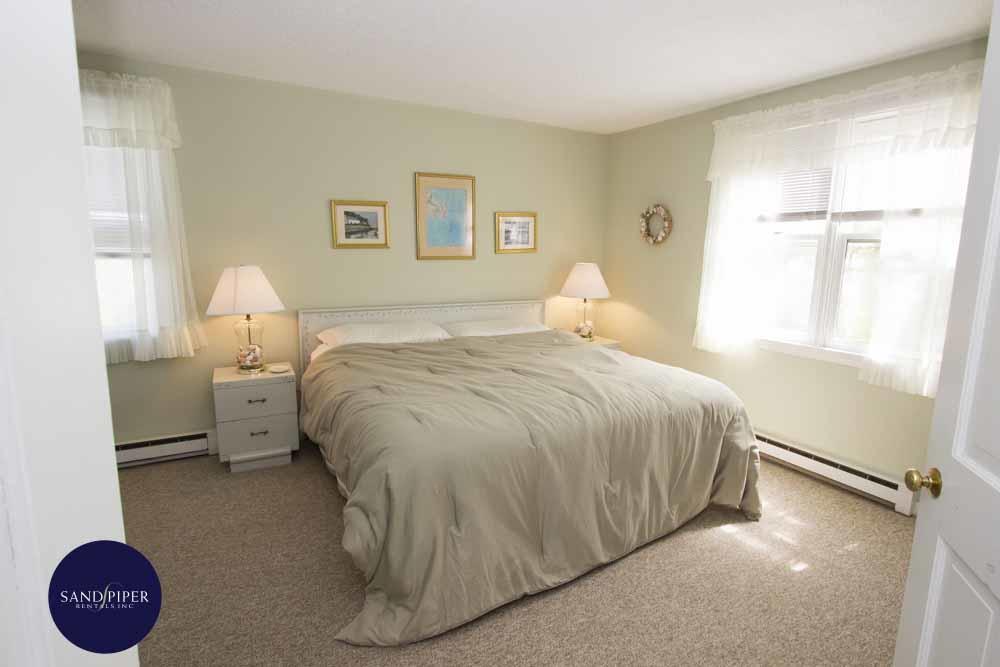 Cape Cod Home 994975
