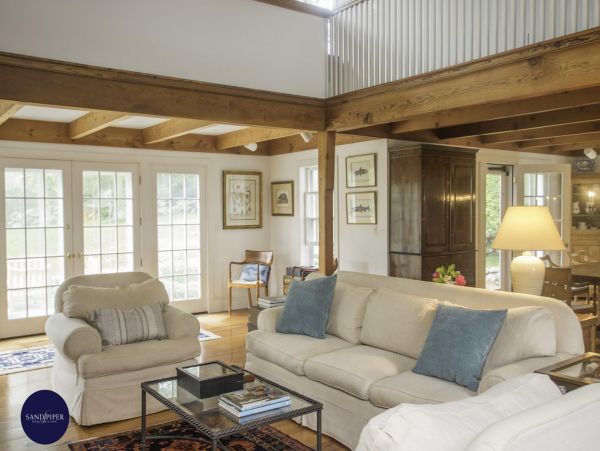 Cape Cod Home 994976