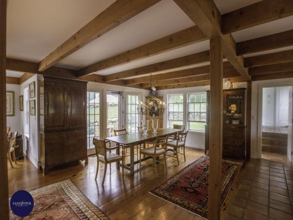 Cape Cod Home 994976