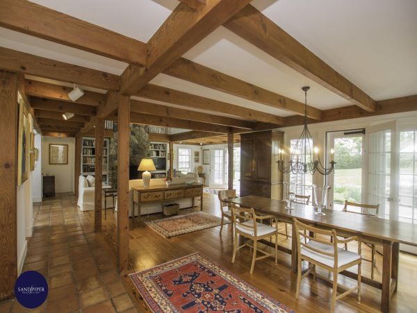 Cape Cod Home 994976