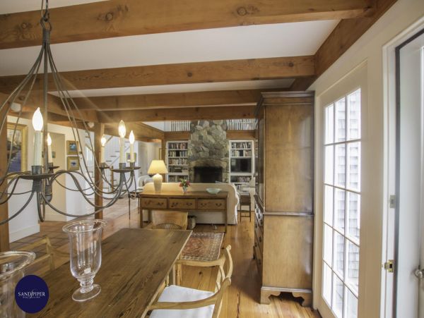 Cape Cod Home 994976