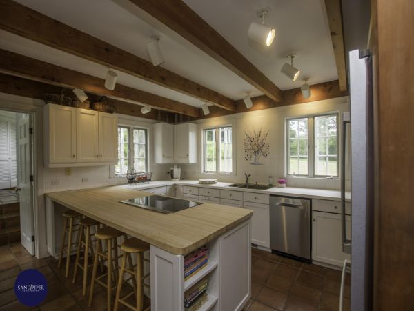 Cape Cod Home 994976