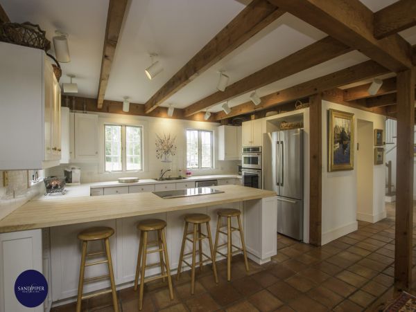 Cape Cod Home 994976