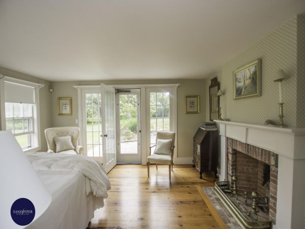 Cape Cod Home 994976
