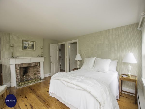 Cape Cod Home 994976