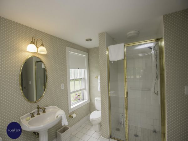 Cape Cod Home 994976