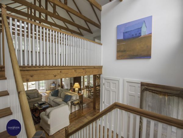 Cape Cod Home 994976