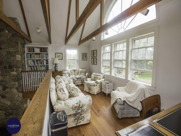 Cape Cod Home 994976