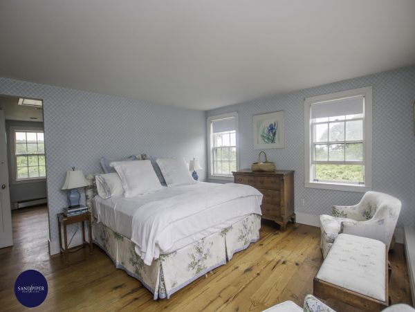 Cape Cod Home 994976