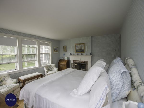 Cape Cod Home 994976