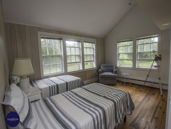 Cape Cod Home 994976