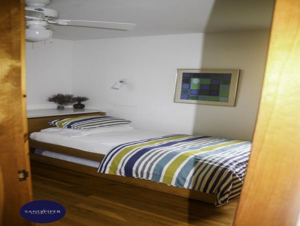 Cape Cod Home 994977