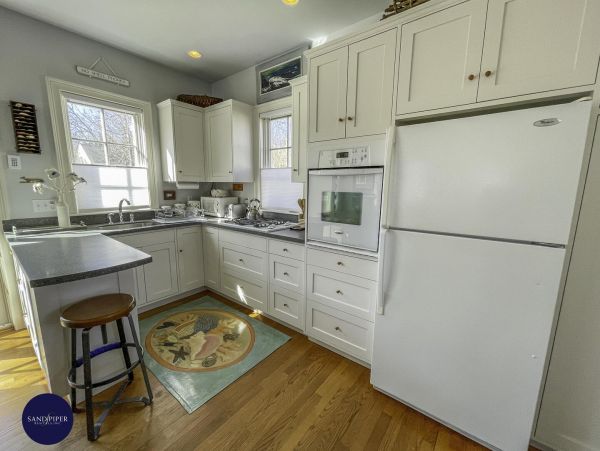 Cape Cod Home 994978