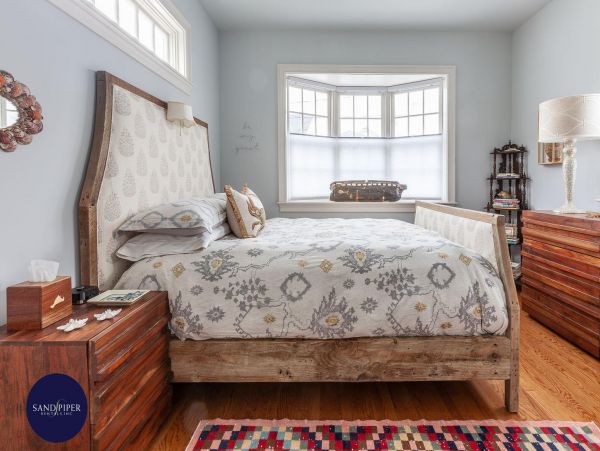 Cape Cod Home 994978