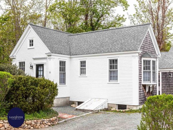 Cape Cod Home 994978