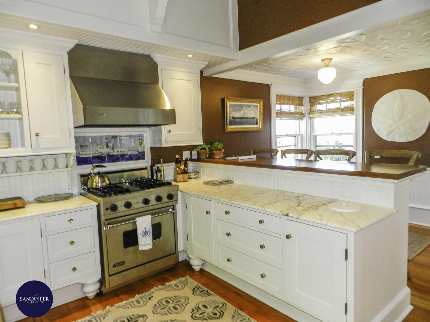 Cape Cod Home 994979