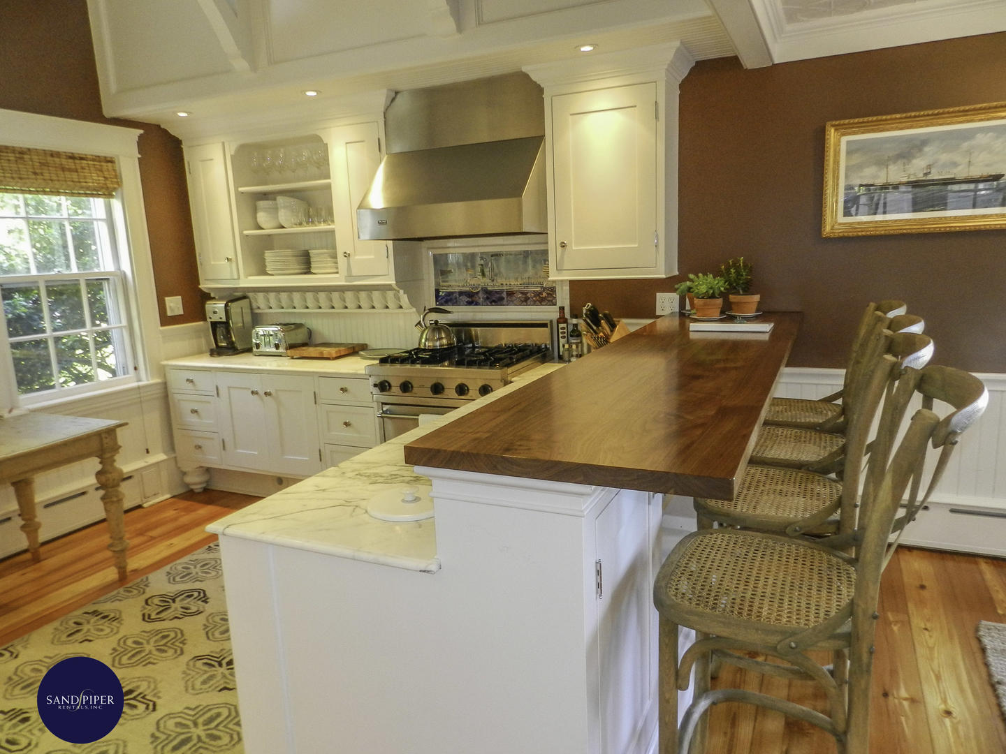 Cape Cod Home 994979