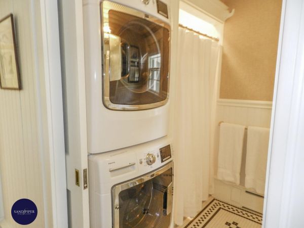 Cape Cod Home 994979