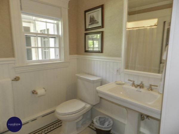 Cape Cod Home 994979