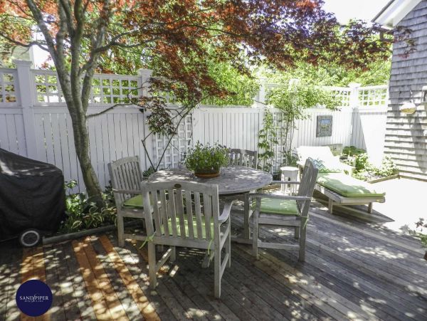Cape Cod Home 994979