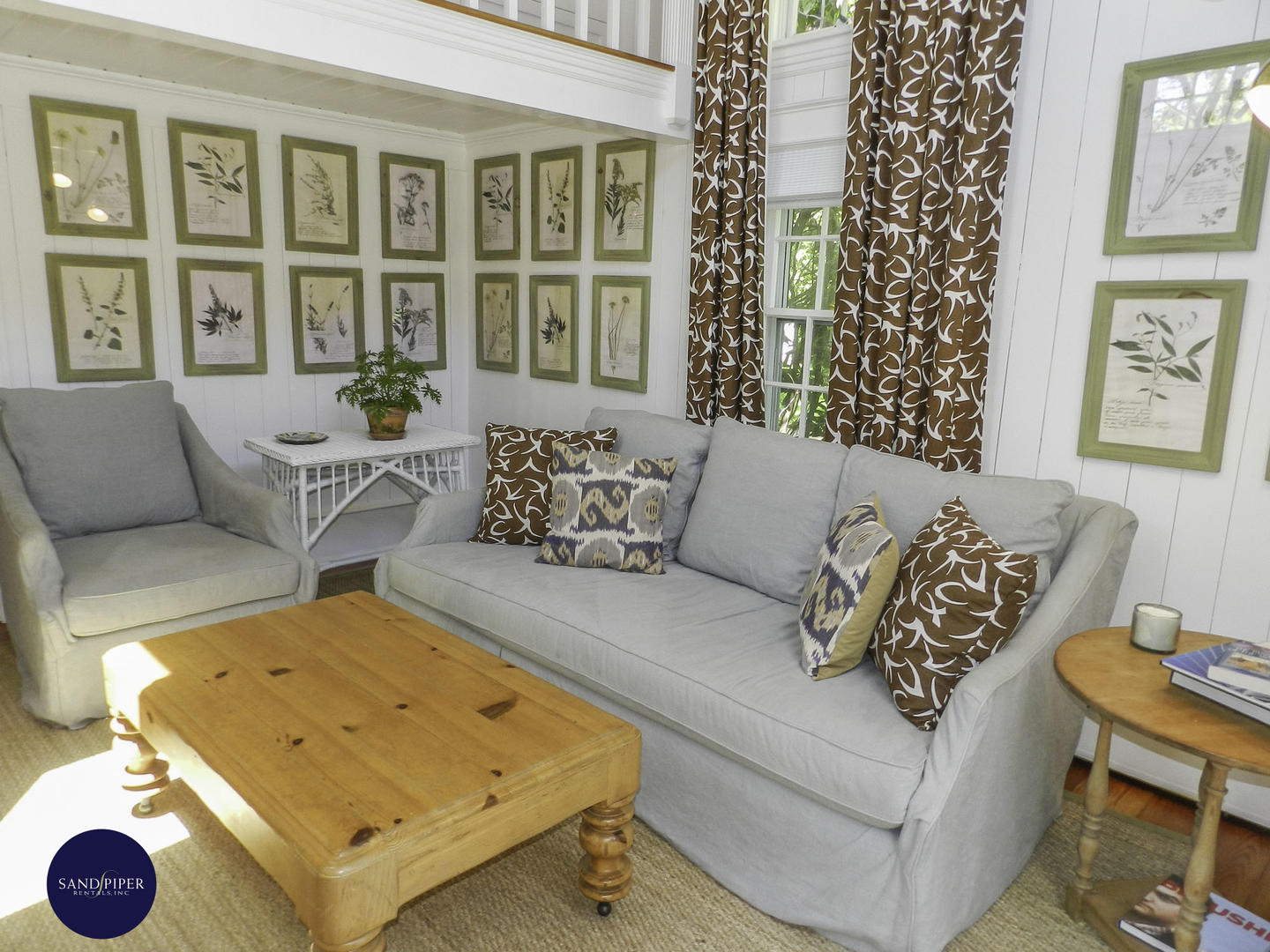 Cape Cod Home 994979