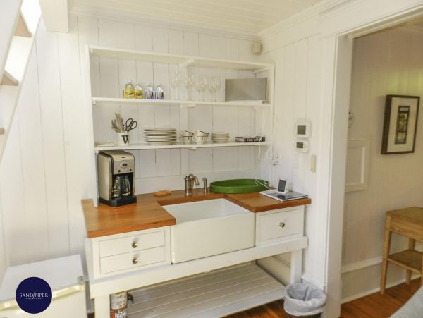 Cape Cod Home 994979