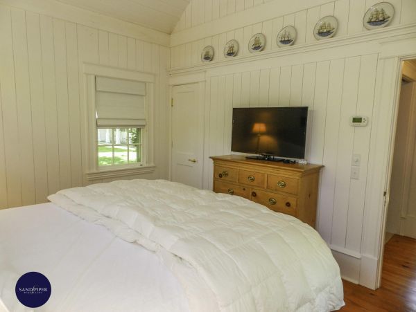 Cape Cod Home 994979