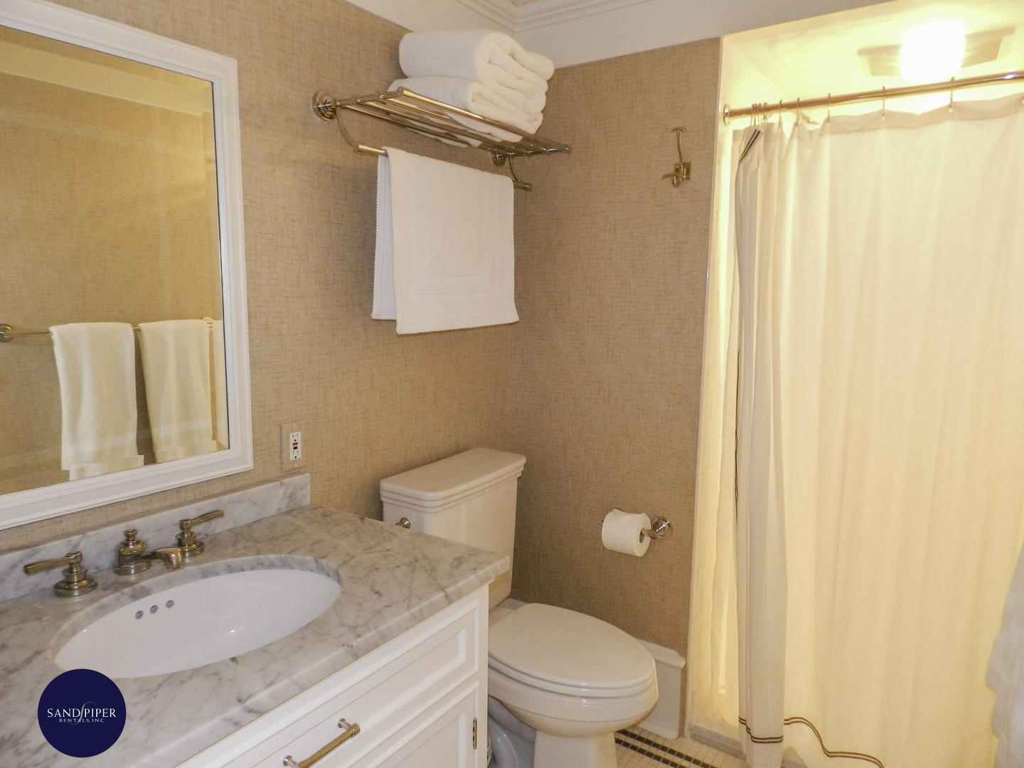 Cape Cod Home 994979