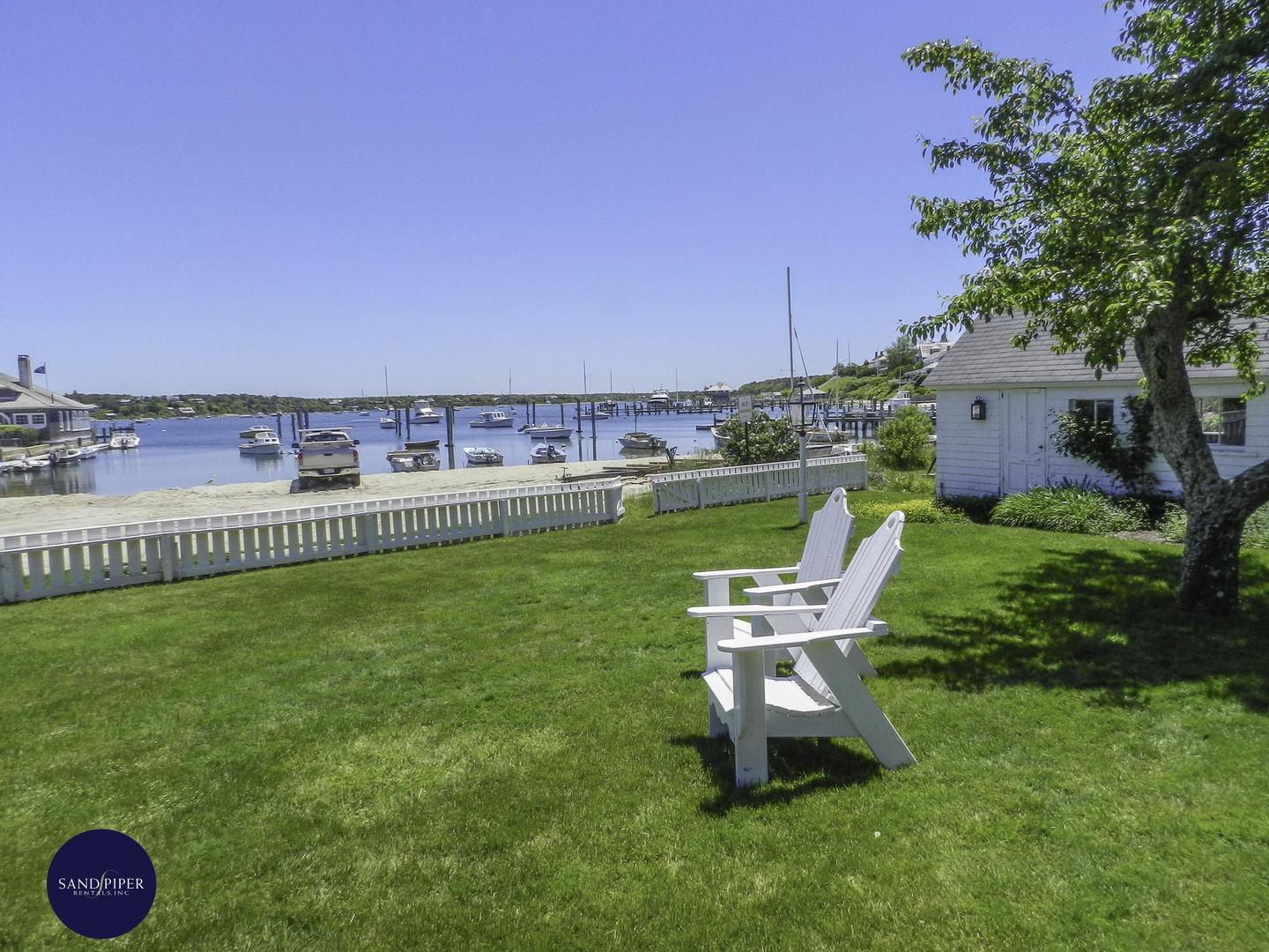 Cape Cod Home 994979
