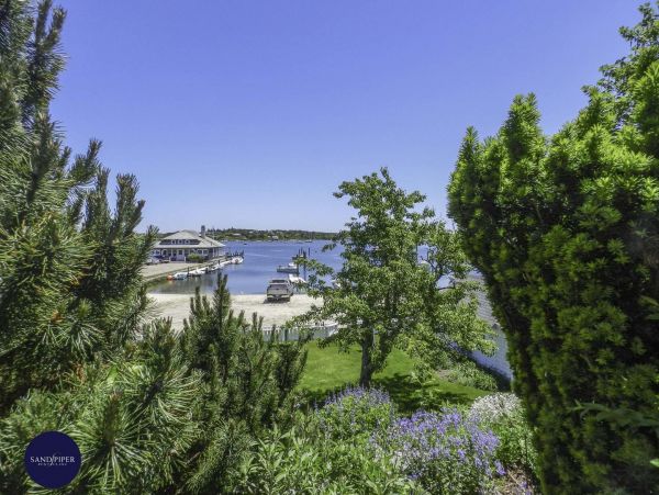 Cape Cod Home 994979